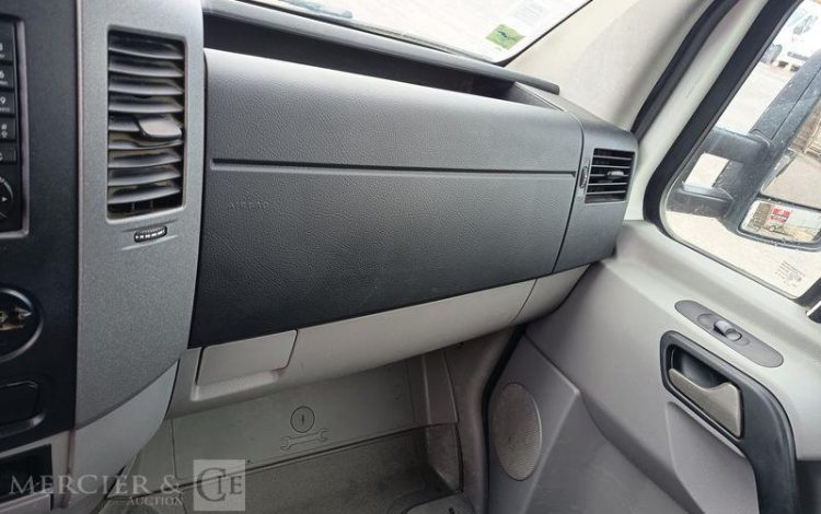 VOLKSWAGEN CRAFTER 50 2.0 TDi DPF  136 CV BENNE  DIESEL – 159369 KMS – ANNEE 2017 BLANC EK-365-WC