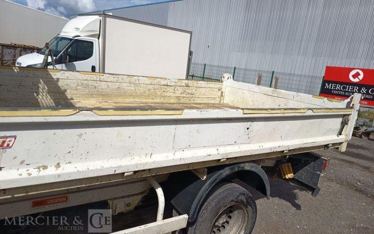 VOLKSWAGEN CRAFTER 50 2.0 TDi DPF  136 CV BENNE  DIESEL – 159369 KMS – ANNEE 2017 BLANC EK-365-WC