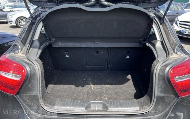 MERCEDES CLASSE A NOIR EK-657-KQ