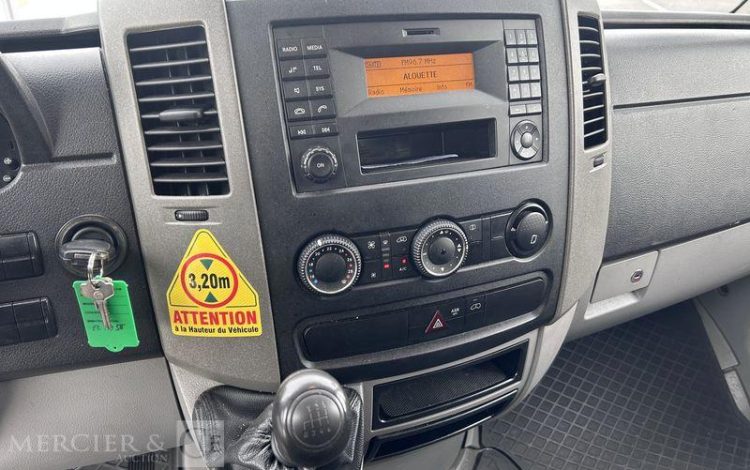 MERCEDES SPRINTER VERT EL-139-SJ