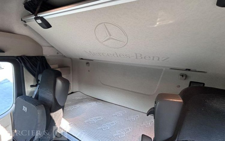 MERCEDES ACTROS 1848 VERT EL-786-TR
