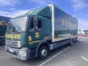 MERCEDES ATEGO 1524 CAISSE HAYON BVA VERT EV-277-ZQ
