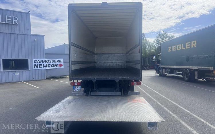 MERCEDES ATEGO 1524 CAISSE HAYON BVA VERT EV-277-ZQ