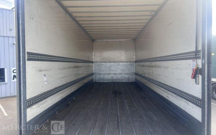 MERCEDES ATEGO 1524 CAISSE HAYON BVA VERT EV-277-ZQ