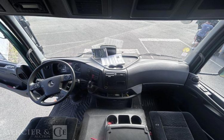 MERCEDES ATEGO 1524 CAISSE HAYON BVA VERT EV-277-ZQ