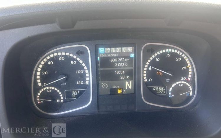 MERCEDES ATEGO 1524 CAISSE HAYON BVA VERT EV-277-ZQ