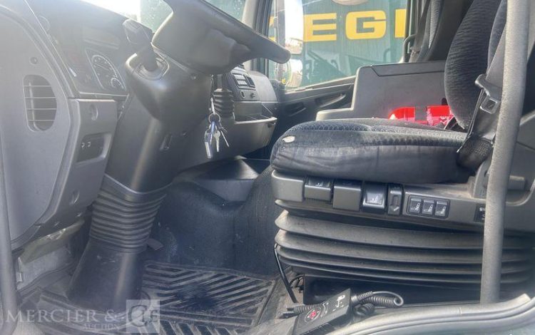 MERCEDES ATEGO 1524 CAISSE HAYON BVA VERT EV-277-ZQ