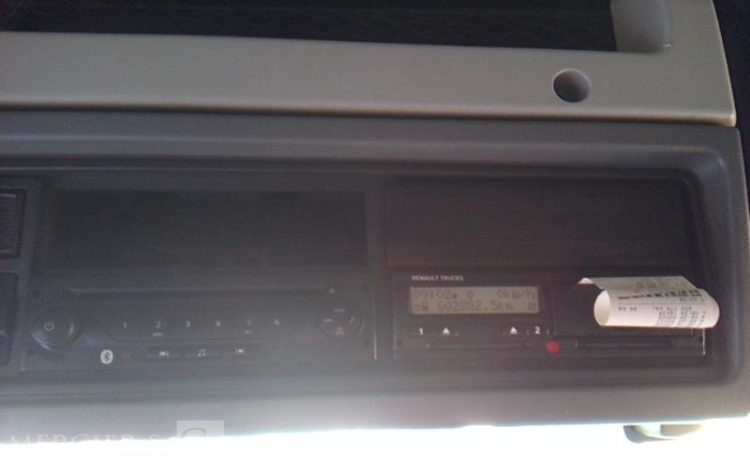 RENAULT   EV-684-WG