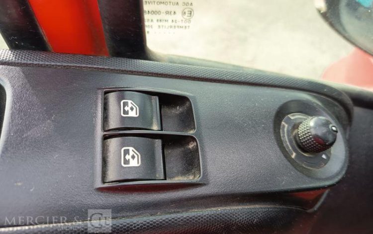 IVECO DAILY 35C12 BENNE AVEC COFFRE ACIER DIESEL – 125572 KMS – ANNEE 2018 ROUGE EW-052-VW