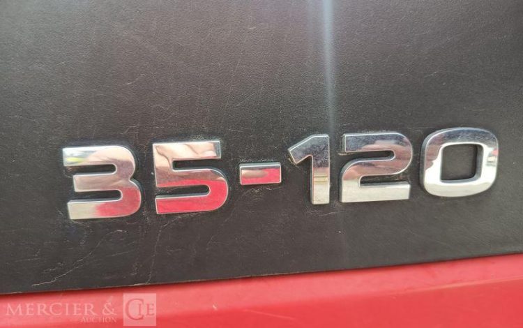 IVECO DAILY 35C12 AVEC BENNE –  DIESEL – 120231 KMS – ANNEE 2018 ROUGE EW-746-WX