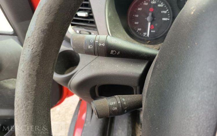 IVECO DAILY 35C12 AVEC BENNE –  DIESEL – 120231 KMS – ANNEE 2018 ROUGE EW-746-WX