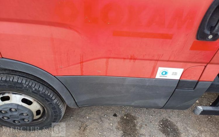 IVECO DAILY 35C12 AVEC BENNE –  DIESEL – 120231 KMS – ANNEE 2018 ROUGE EW-746-WX