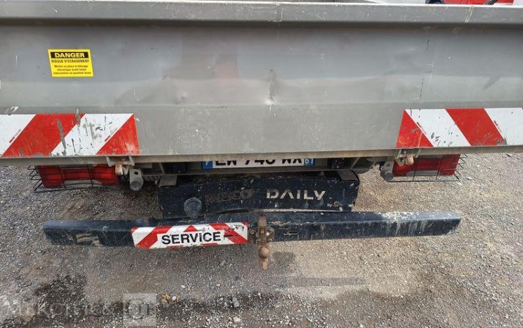 IVECO DAILY 35C12 AVEC BENNE –  DIESEL – 120231 KMS – ANNEE 2018 ROUGE EW-746-WX