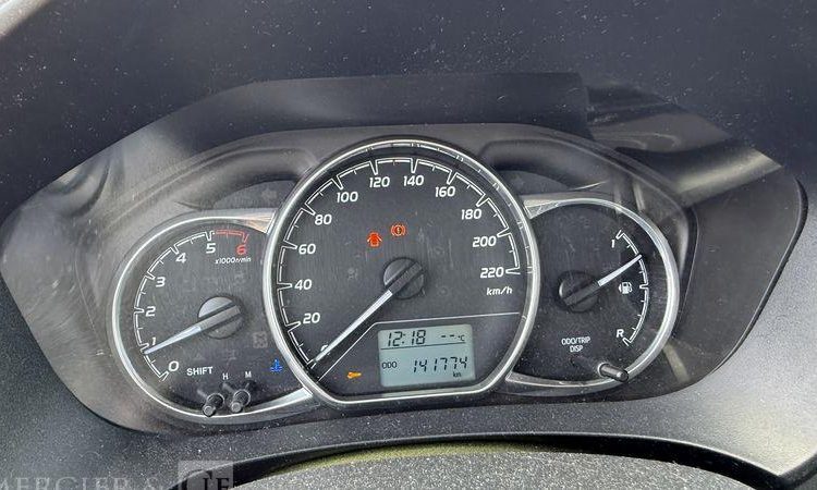 TOYOTA YARIS BLANC EX-288-NT