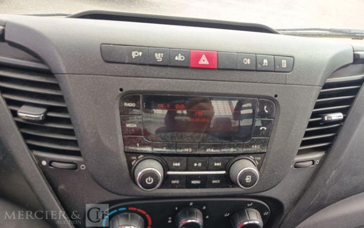IVECO 35C12  BENNE SIMPLE CABINE COFFRE  EX-692-TM
