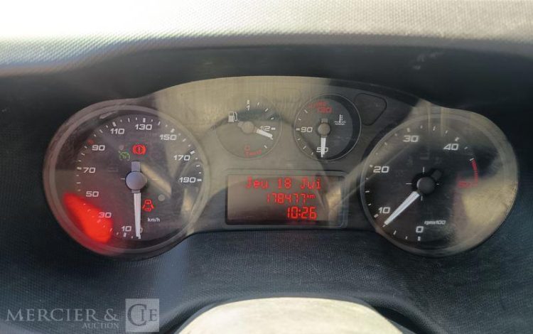IVECO 35C12 BENNE SIMPLE CABINE COFFRE  EX-988-MQ