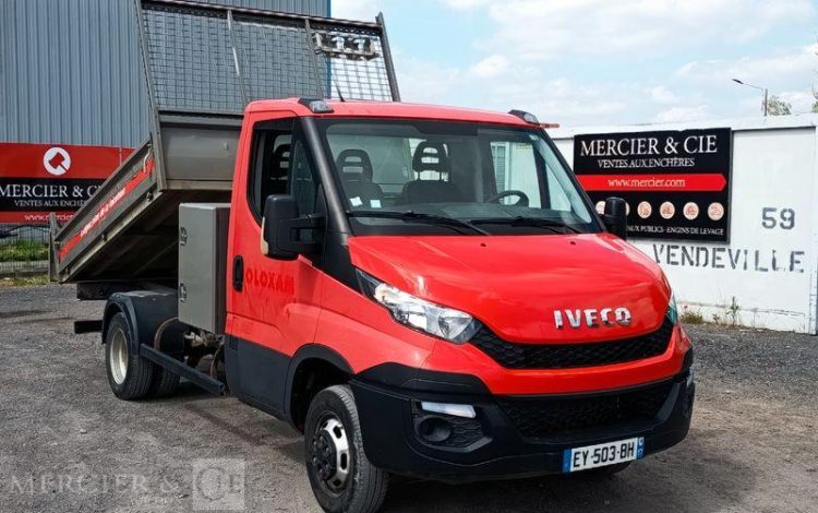 IVECO CAMION BENNE SIMPLE CABINE COFFRE  EY-503-BH