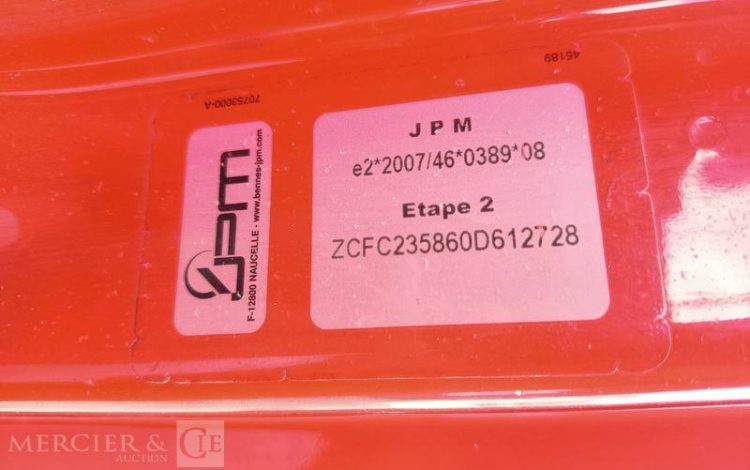 IVECO CAMION BENNE SIMPLE CABINE COFFRE  EY-503-BH
