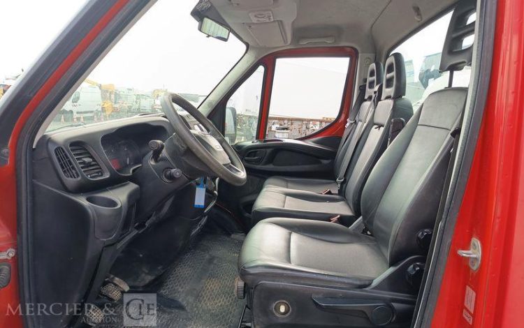 IVECO CAMION BENNE SIMPLE CABINE COFFRE  EY-503-BH