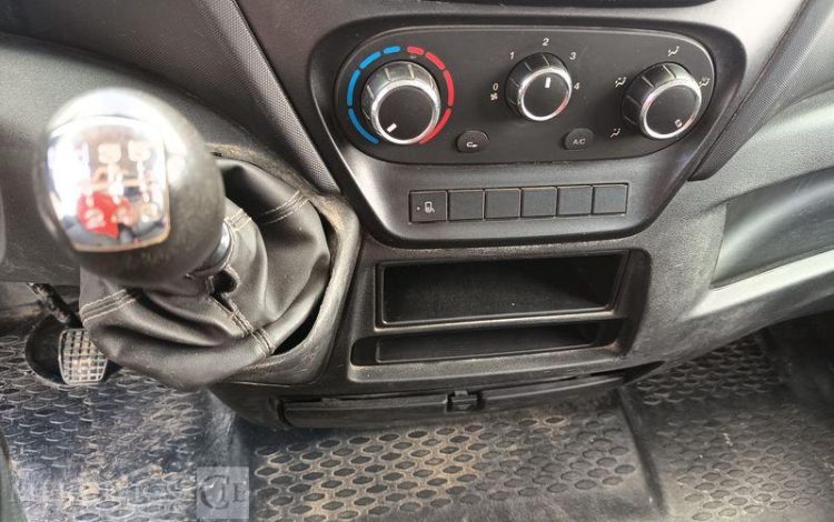 IVECO CAMION BENNE SIMPLE CABINE COFFRE  EY-503-BH