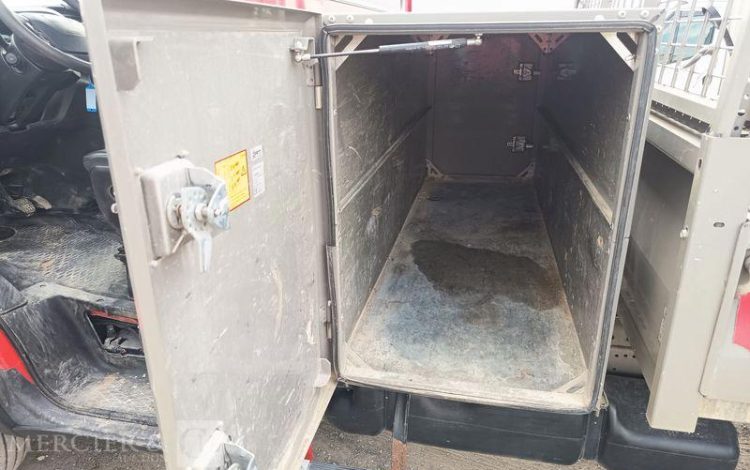 IVECO CAMION BENNE SIMPLE CABINE COFFRE  EY-503-BH