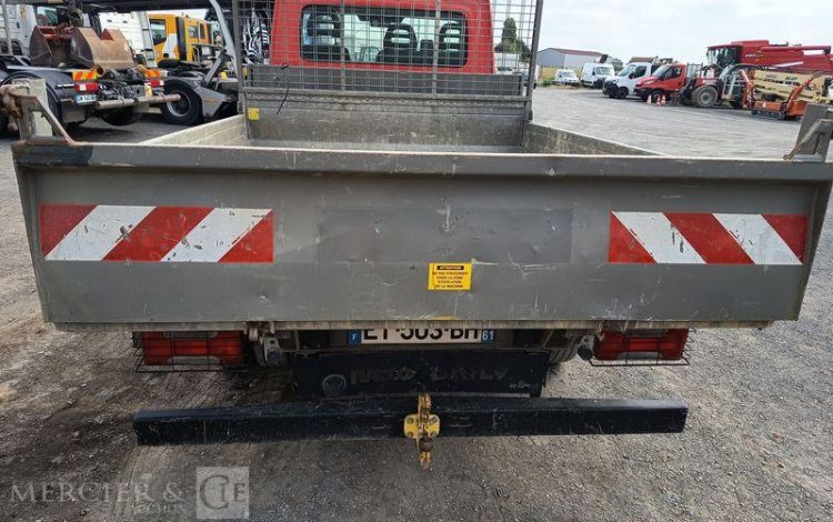 IVECO CAMION BENNE SIMPLE CABINE COFFRE  EY-503-BH