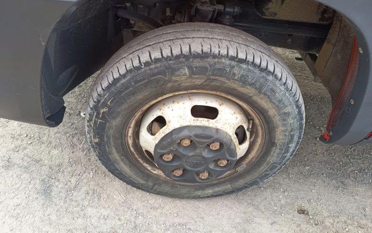 IVECO CAMION BENNE SIMPLE CABINE COFFRE  EY-503-BH
