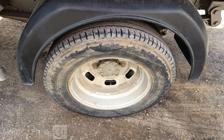 IVECO CAMION BENNE SIMPLE CABINE COFFRE  EY-503-BH