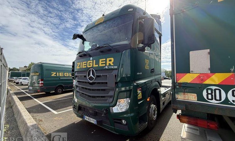 MERCEDES ACTROS 1845 – NON-ROULANT VERT FA-603-YG