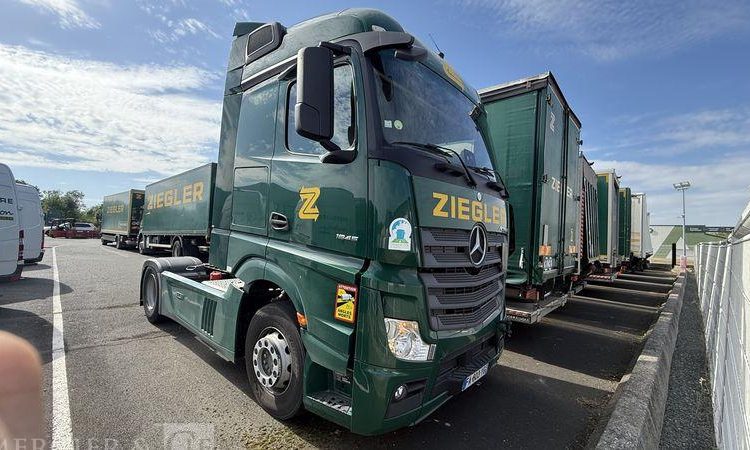 MERCEDES ACTROS 1845 – NON-ROULANT VERT FA-603-YG