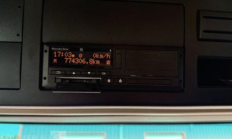MERCEDES ACTROS 1845 – NON-ROULANT VERT FA-603-YG