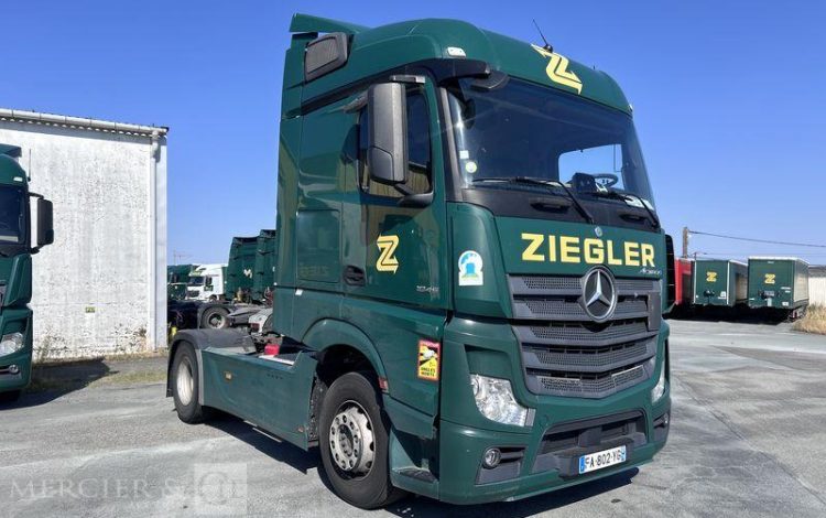 MERCEDES ACTROS 1845 BVA VERT FA-802-YG