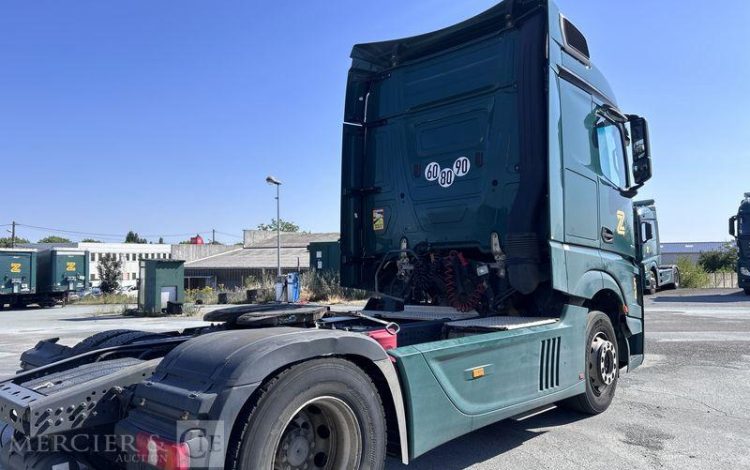 MERCEDES ACTROS 1845 BVA VERT FA-802-YG