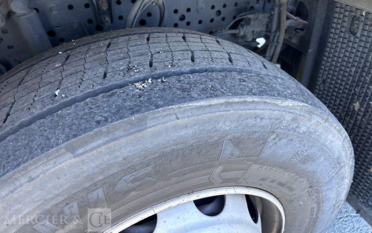 MERCEDES ACTROS 1845 BVA VERT FA-802-YG