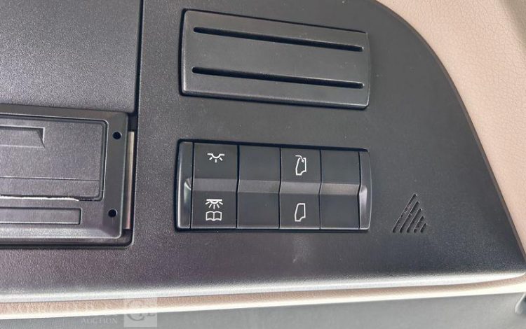 MERCEDES ACTROS 1845 BVA VERT FA-802-YG
