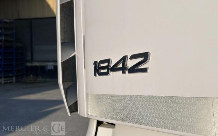MERCEDES ACTROS 1842 CAISSE HAYON BLANC FB-250-CB