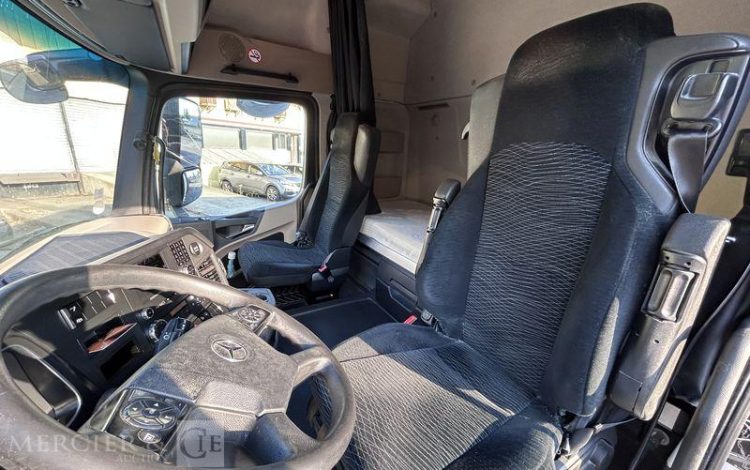MERCEDES ACTROS 1842 CAISSE HAYON BLANC FB-250-CB