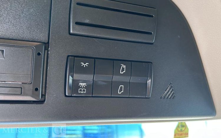 MERCEDES ACTROS 1842 CAISSE HAYON BLANC FB-250-CB