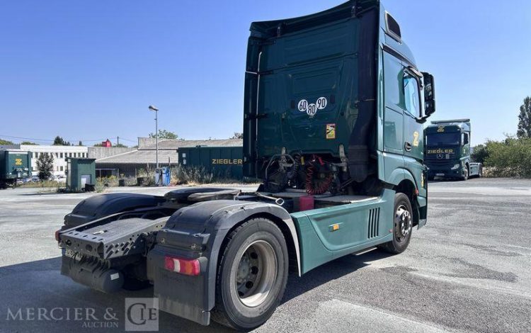 MERCEDES ACTROS 1845 VERT FC-815-AW