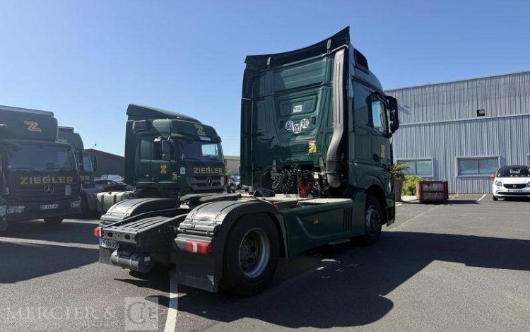 MERCEDES ACTROS 1845 VERT FF-499-MY