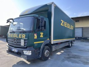 MERCEDES ATEGO 1324 CAISSE HAYON VERT FG-196-SE