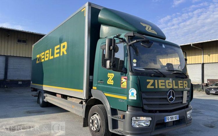 MERCEDES ATEGO 1324 CAISSE HAYON VERT FG-196-SE