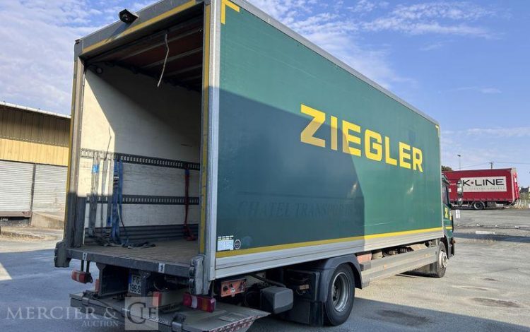 MERCEDES ATEGO 1324 CAISSE HAYON VERT FG-196-SE