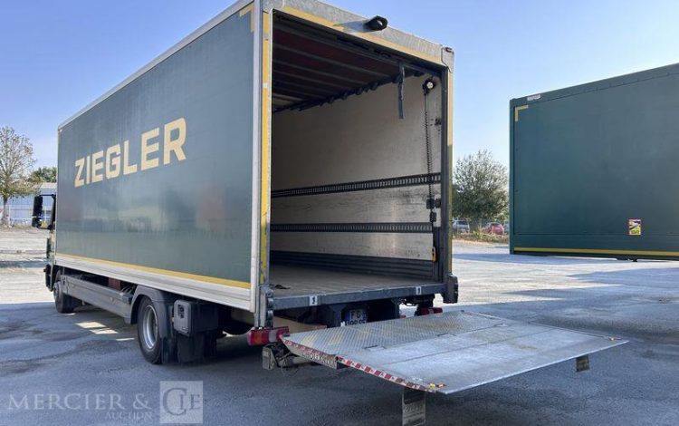 MERCEDES ATEGO 1324 CAISSE HAYON VERT FG-196-SE