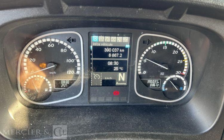 MERCEDES ATEGO 1324 CAISSE HAYON VERT FG-196-SE