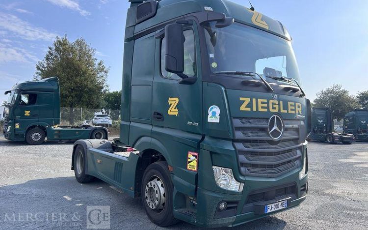MERCEDES ACTROS 1845 VERT FJ-010-NE