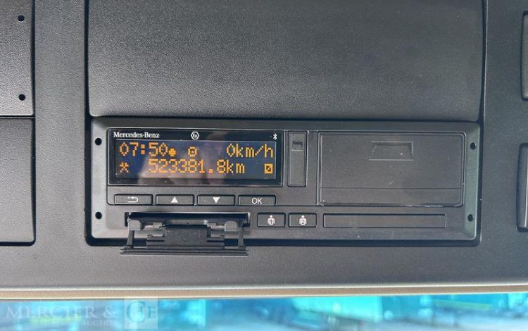 MERCEDES ACTROS 1845 VERT FJ-010-NE