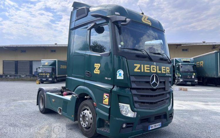 MERCEDES ACTROS 1845 VERT FM-519-KV