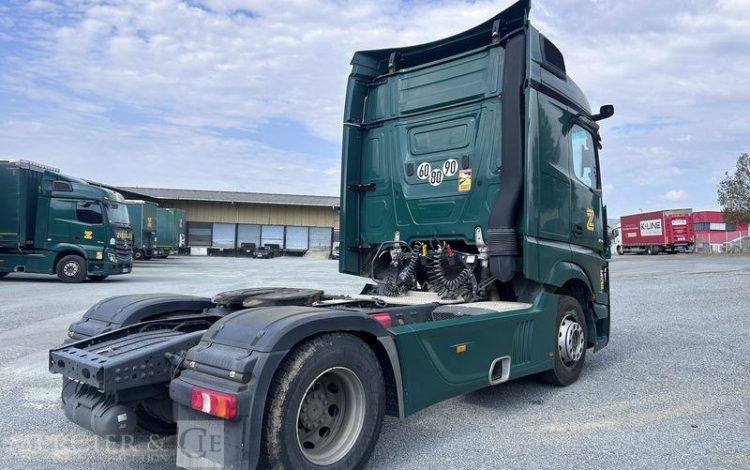 MERCEDES ACTROS 1845 VERT FM-519-KV