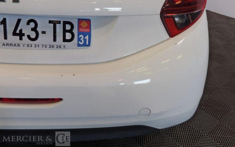PEUGEOT 208 BLANC FN-143-TB